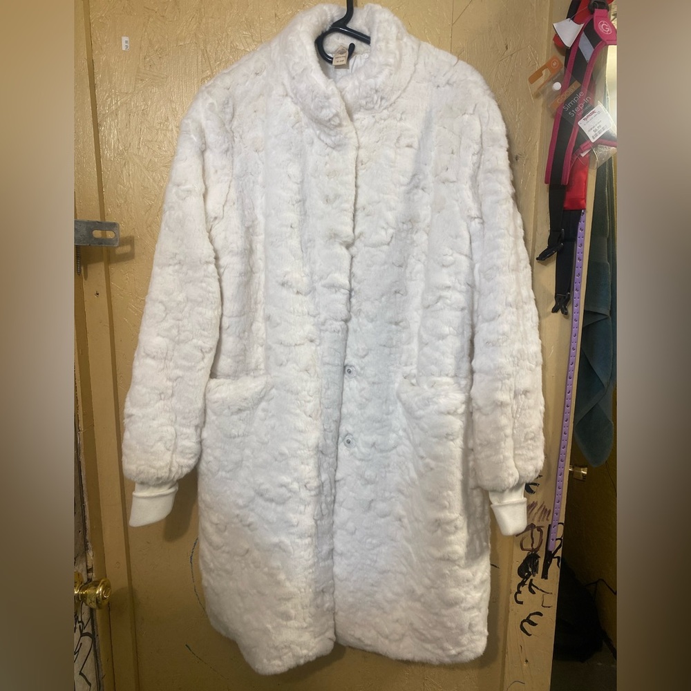 Furrier White French Faux Fur Coat trenc Jacket size Large